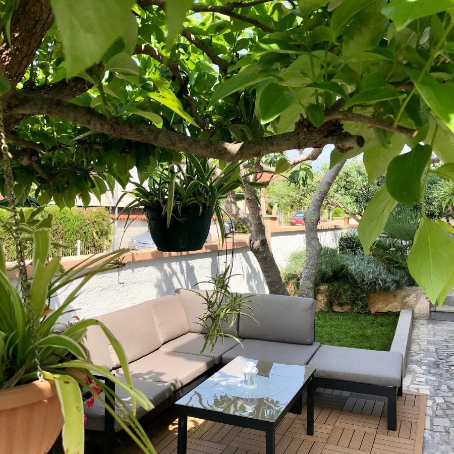 Appartement Corinne Garden *